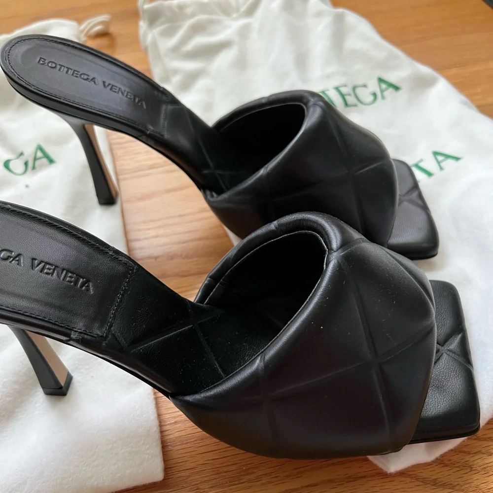 Bottega Veneta Lido Leather mules - Picture 2 of 5